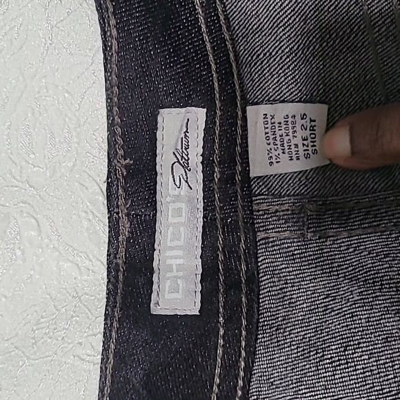 Chico's Platinum Black Denim Jeans Short Size 2.5 Size 14 - Picture 6 of 10
